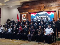 Hadiri Pelantikan Pengurus PBSI Jatim, Khofifah: Saya Akan Dukung Habis-habisan