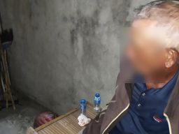 Mabuk Saat Berkendara, Kakek 70 Tahun di Lamongan Tabrak Pedagang Kaki Lima