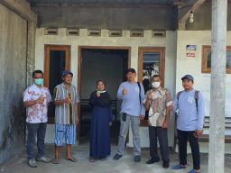 Perkim Jombang Lakukan Monitoring hingga Pembayaran Upah Pekerja Program BSPS