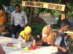 Serunya Dolanan Jadul di Waroeng JMP Surabaya, Melawan Candu Gadget