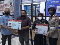 HUT Bhayangkara, 76 Warga Dapat SIM Gratis dari Polres Jember