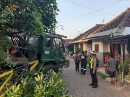 Pilihan Pembaca: Truk Tanpa Sopir, Pelaku Tabrak Lari, Ukir Kotak Musik