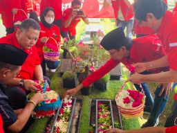 Pantang Lupakan Sejarah! Para Kader PDIP Surabaya Peringati Tragedi Kudatuli