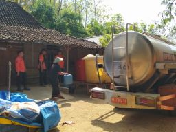 Dusun di Ponorogo Alami Kekeringan, Air Bersih Mulai Disalurkan