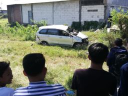 Avanza Disambar KA di Pasuruan, Warga Surabaya Tewas