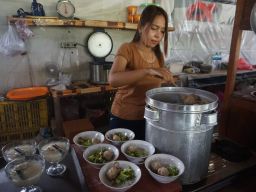 Bakso Durian Racikan Perempuan Muda Asal Jombang, Seperti Apa Ya Rasanya?