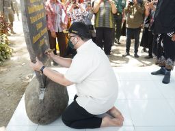Pesan Mendalam Mas Dhito Melalui Prasasti di Desa Wisata Sumber Agung