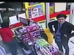 Pemuda di Kota Batu Viral Terekam CCTV Curi Pelumas Organ Intim, Haduuuhh...