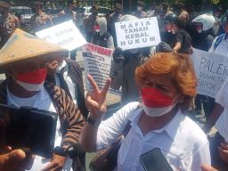 Korban Proyek Sipoa Unjuk Rasa, Minta Bantuan Kapolda Jatim dan Ambil Alih Kasus