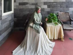 Dewi R Ningati, Manfaatkan Hobi untuk Mengais Rezeki