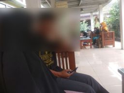 Mengaku Dihamili Mantan Pacar, Gadis di Lamongan Lapor Polisi Didampingi Suami