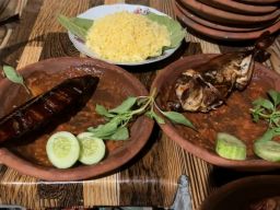 Pedasnya Ikan Asap Sambal Orek Khas Lamongan, Berani Coba?