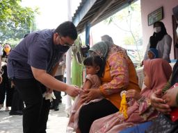 Mas Dhito Minta Petugas Tidak Kendor Kejar Target Imunisasi 83.519 Anak