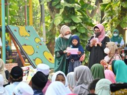 Pekan Muharam Kota Pasuruan, Berbagi Kasih Anak Yatim Bersama Bunda Fatma