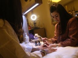 Ingin Menghias Kuku dengan Nuansa Khas Merah Putih, Ini Rekomendasinya