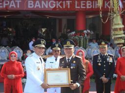 Selamatkan Aset Pemkot Senilai Rp15 M, Kajari Tanjung Perak Diganjar Penghargaan