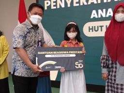 Ratusan Pelajar Terima Beasiswa dari PT Petrokimia Gresik