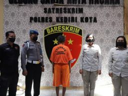 Bejat! Kakek di Kediri Setubuhi Cucunya Berusia 12 Tahun Hingga Hamil