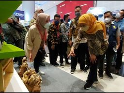 Gubernur Khofifah Buka InAGRO Expo & Business Forum 2022 di Grand City Surabaya