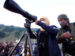 Khofifah Ajak Fotografer Turut Promosikan Keindahan Gunung Bromo