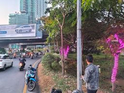 Mayat Pria Setengah Bugil Ditemukan di Bundaran Waru