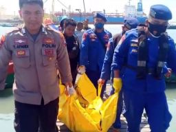 Mayat Pria Misterius Ditemukan di Perairan Pelabuhan Gresik
