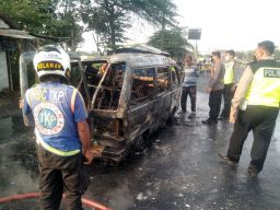 Cerita di Balik Terbakarnya Mobil Carry Dekat SPBU Mojoagung, Jombang