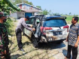 Pindah BBM dari Tangki ke Botol untuk Dijual Eceran, Mobil di Lamongan Terbakar