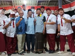 Pakai Seragam SD, Panitia Tirakatan HUT ke-77 RI di Gresik Tampak Unyu-unyu