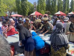 Alhamdulillah, Ratusan Warga Ponorogo Makan Gratis di Pesta Rakyat