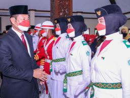 Kukuhkan 76 Paskibra, Begini Pesan Bupati Lamongan Pak Yes