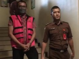 Pejabat Satpol PP Surabaya Tersangka Penjualan Barang Sitaan 'Gigit' 9 Orang