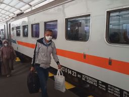 Naik Kereta Api Harus Sudah Vaksin Booster, Kalau Belum Wajib PCR