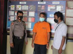 Kuli Bangunan di Kediri Gagalkan Pencurian Keramik dan Handphone