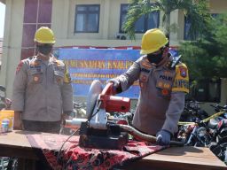 Polisi Hancurkan Ratusan Knalpot di Magetan