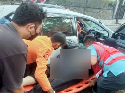 Innalillahi, Pria di Surabaya Meninggal saat Mengemudi Mobil