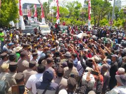 Soal Pupuk Bersubsidi, Petambak di Lamongan Minta Menteri Pertanian Dicopot