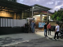 Polisi Jemput Tersangka Dugaan Korupsi Honor Pemakaman Korban Covid-19 di Jember