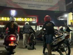 Terjaring Razia, Ratusan Pemuda di Ponorogo Dorong Motor Sampai Mapolres