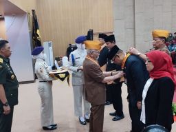 Tiga Rektor UPN Terima Bintang Kehormatan dari DPP LVRI