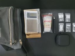 Polisi Surabaya Gagalkan Peredaran Sabu dalam Kotak Headset Libatkan Mama Muda