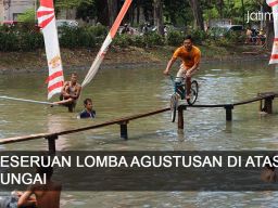 Video: Keseruan Lomba Agustusan di Atas Sungai Kalimas