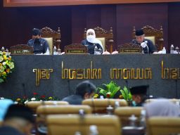 Perda Penanaman Modal Direvisi, Khofifah Ingin Investasi di Jatim Meningkat