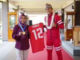 Sambut Pemain Timnas Indonesia U16 Narendra Tegar, Begini Pesan Ning Ita