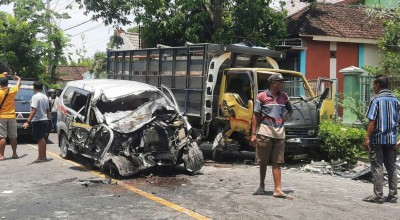 5 Fakta Avanza Hantam Truk di Boureno Bojonegoro