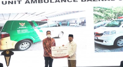 Bank Jatim Serahkan 1 Unit Ambulance Kepada BAZNAS