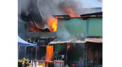 Gudang Milik Event Organizer di Surabaya Terbakar, Dua Orang Terluka