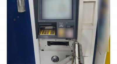 Komplotan Bandit Bobol Mesin ATM di Indomaret Baypass Krian, Sidoarjo