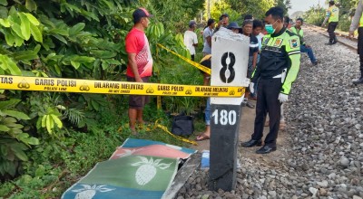 Usai Duduk Depan Musala, Petani Nekat Tabrakkan Diri ke Kereta Api di Kediri