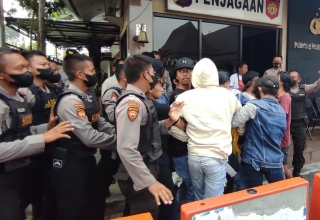 Aksi Demo BBM di Jombang, Mahasiswa Digelandang ke Kantor Polisi